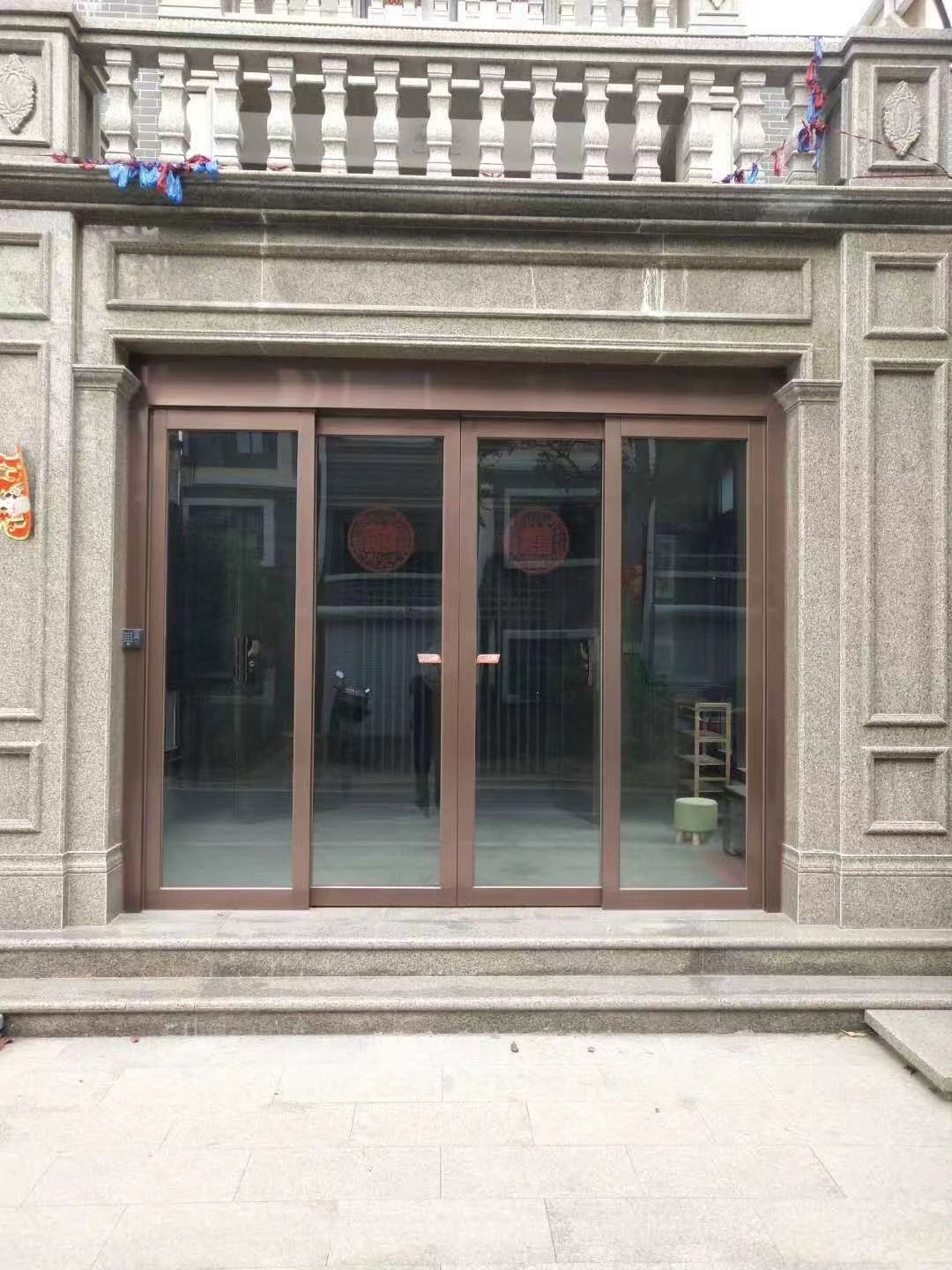 东台市玻璃伸缩门